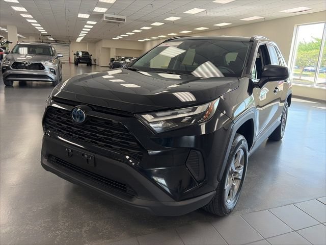 Certified 2024 Toyota RAV4 LE AWD/4WD image 3