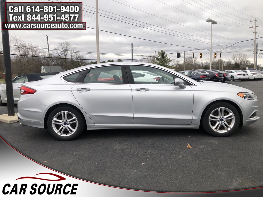 Used 2018 Ford Fusion SE w/ Fusion SE Technology Package image 4
