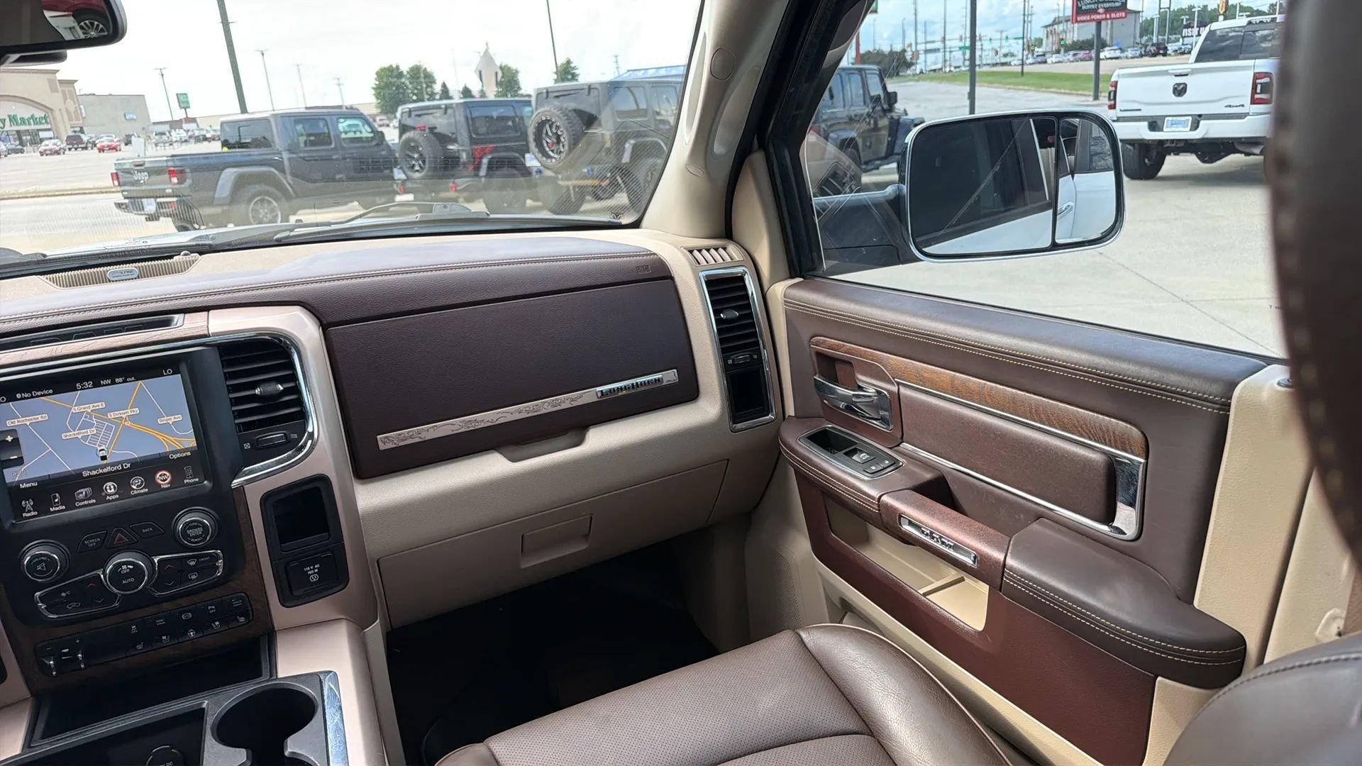 Used 2015 RAM 3500 Laramie Longhorn w/ Convenience Group AWD/4WD image 68