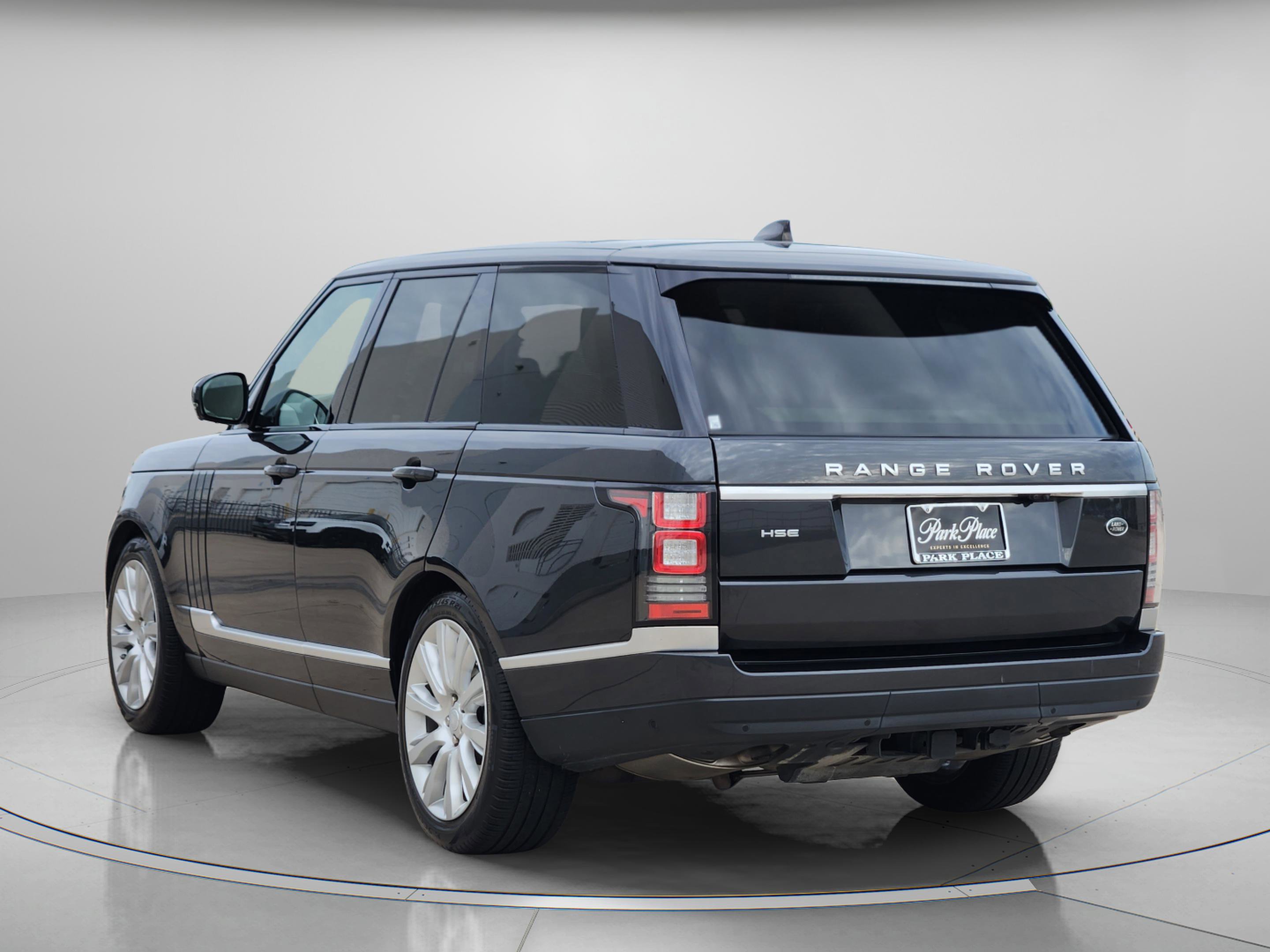Used 2017 Land Rover Range Rover HSE AWD/4WD image 3