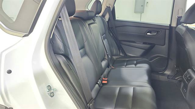 Certified 2026 Nissan Rogue SL FWD image 31
