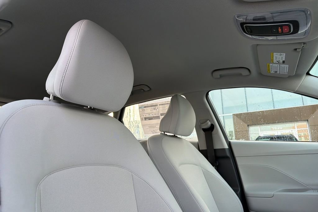 New 2026 Hyundai Kona SE image 15