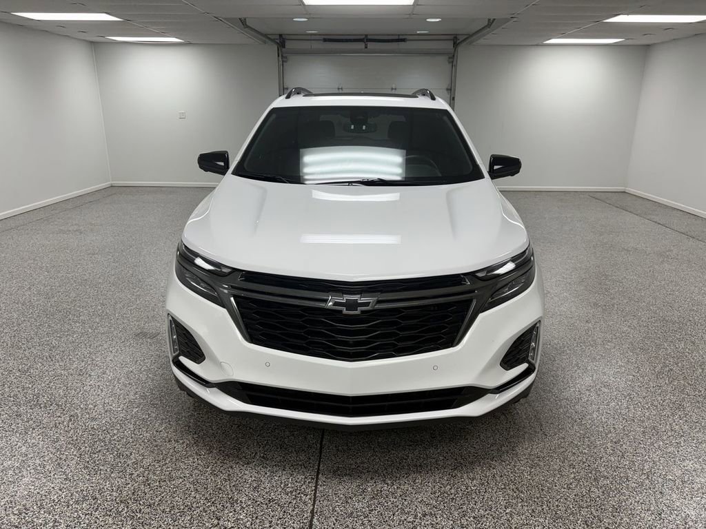 Used 2023 Chevrolet Equinox Premier image 3