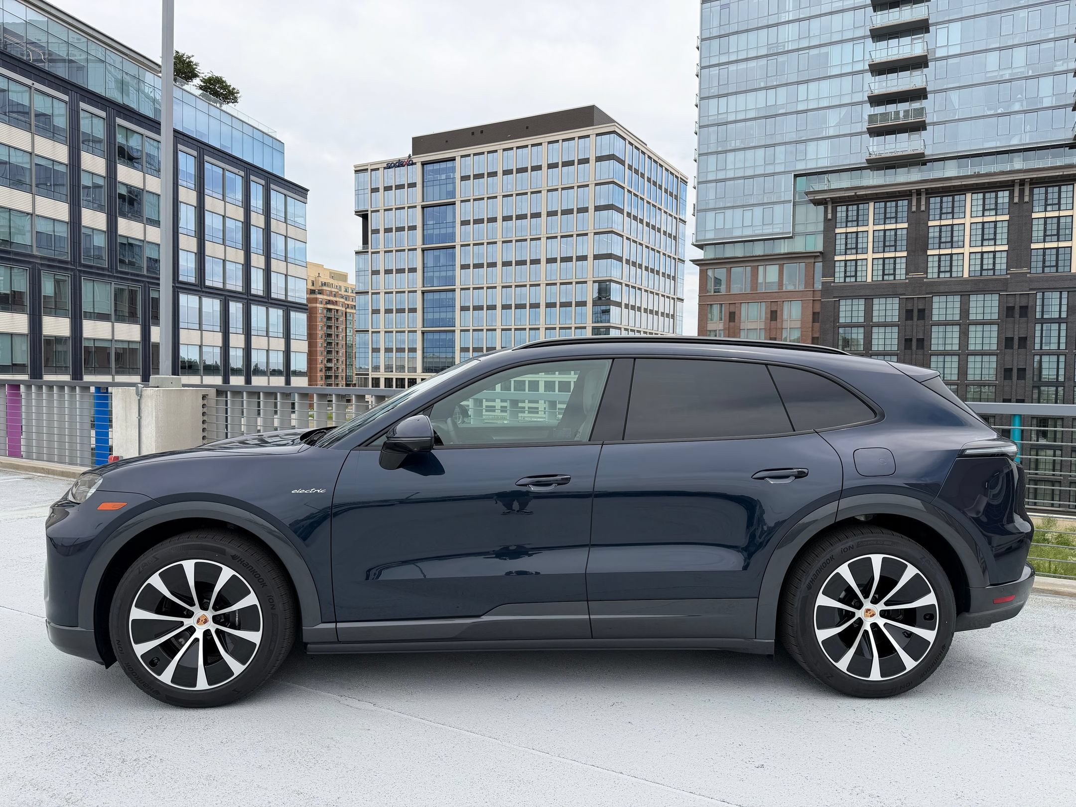 New 2026 Porsche Cayenne E-Hybrid AWD/4WD image 2