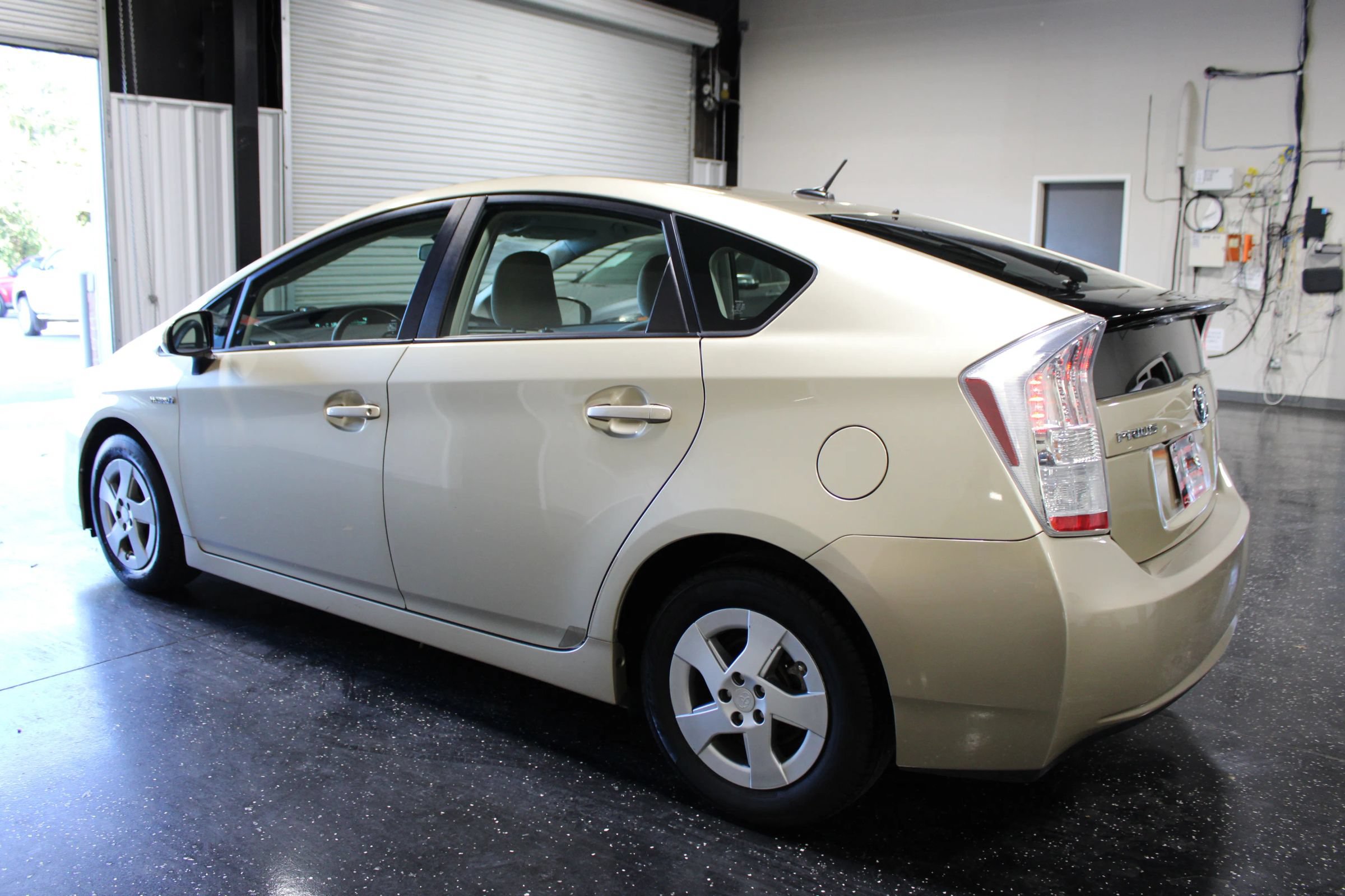 Used 2011 Toyota Prius Three w/ Navigation Pkg FWD image 6