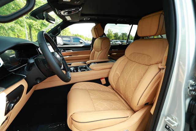 New 2026 Jeep Grand Wagoneer L Summit AWD/4WD image 28