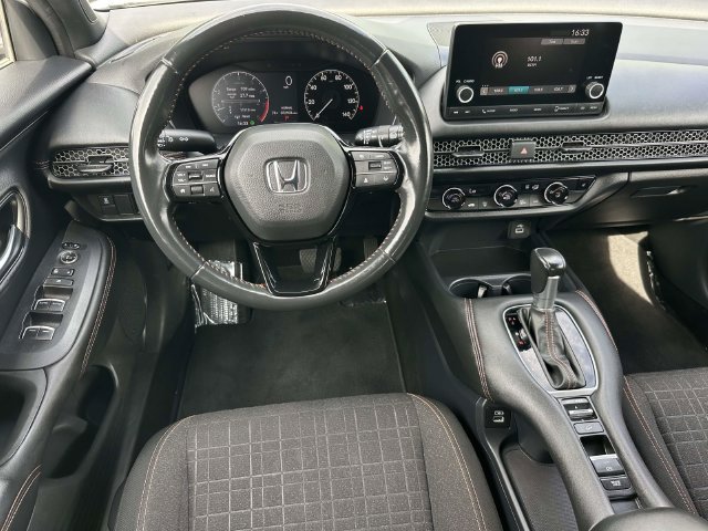 Used 2023 Honda HR-V Sport image 3