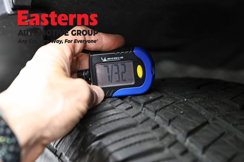 Used 2024 Chevrolet Silverado 1500 Custom AWD/4WD image 28