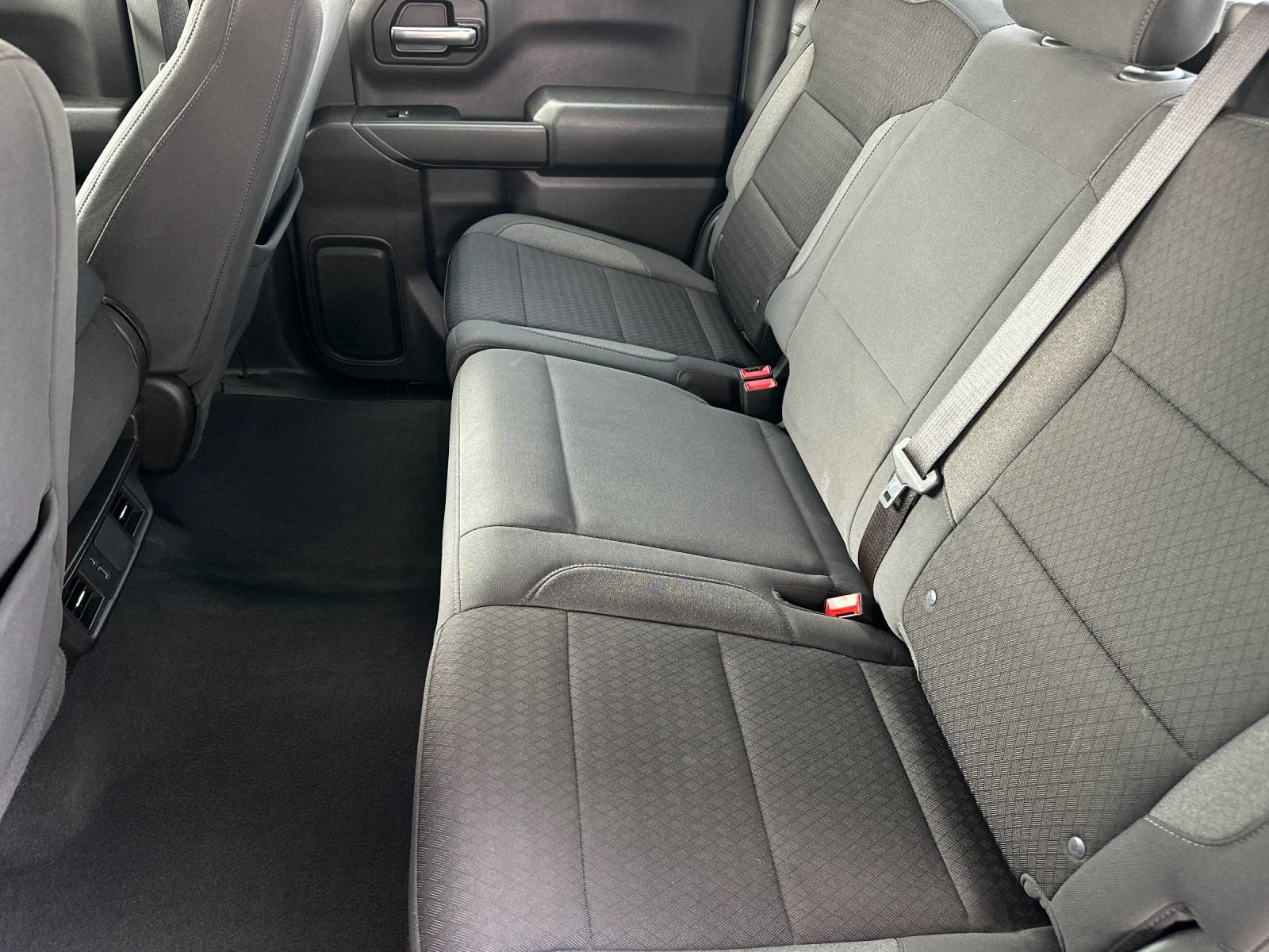 Used 2024 Chevrolet Silverado 1500 Custom w/ Turbomax Blackout Package RWD image 12