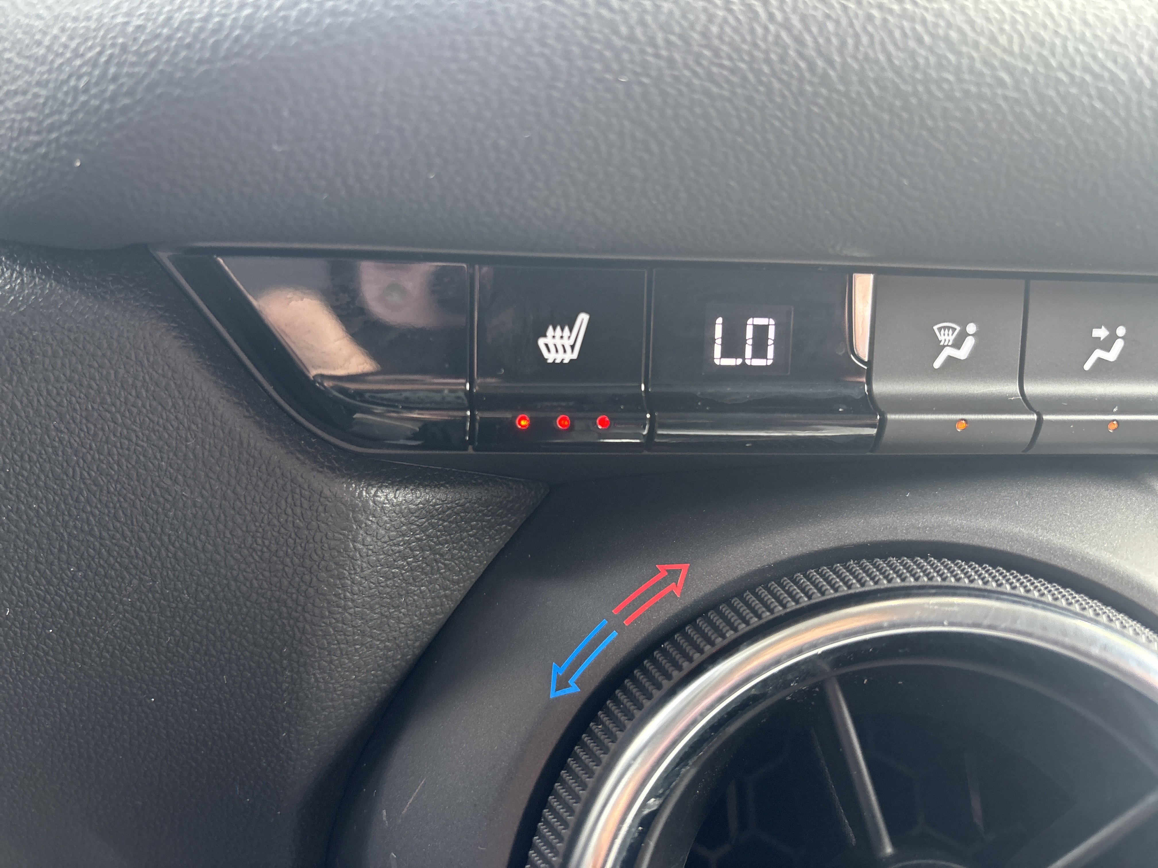 Used 2025 Chevrolet Blazer LT AWD/4WD image 28