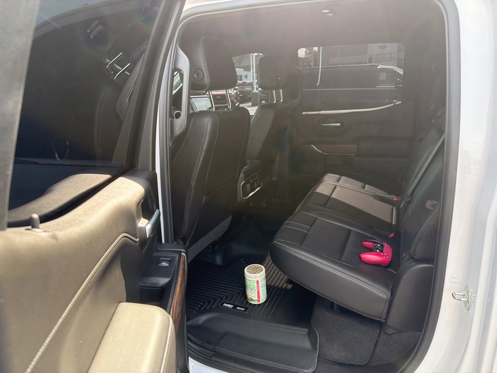 Used 2019 Chevrolet Silverado 1500 High Country w/ Technology Package AWD/4WD image 12