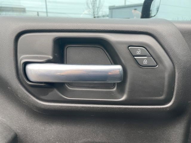 Used 2020 Chevrolet Silverado 1500 Custom w/ Custom Value Package AWD/4WD image 35