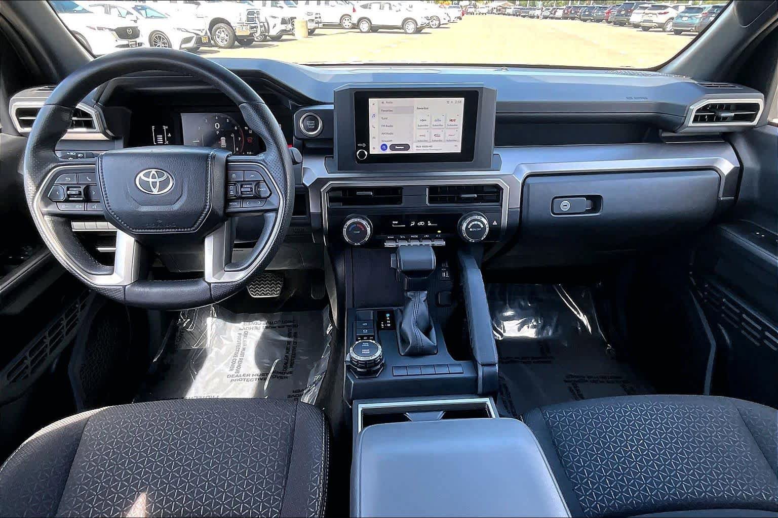 Used 2025 Toyota 4Runner SR5 AWD/4WD image 15