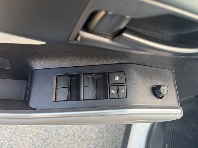 Used 2023 Toyota Highlander L image 15