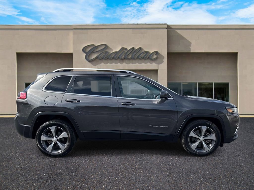 Used 2019 Jeep Cherokee Limited FWD image 2