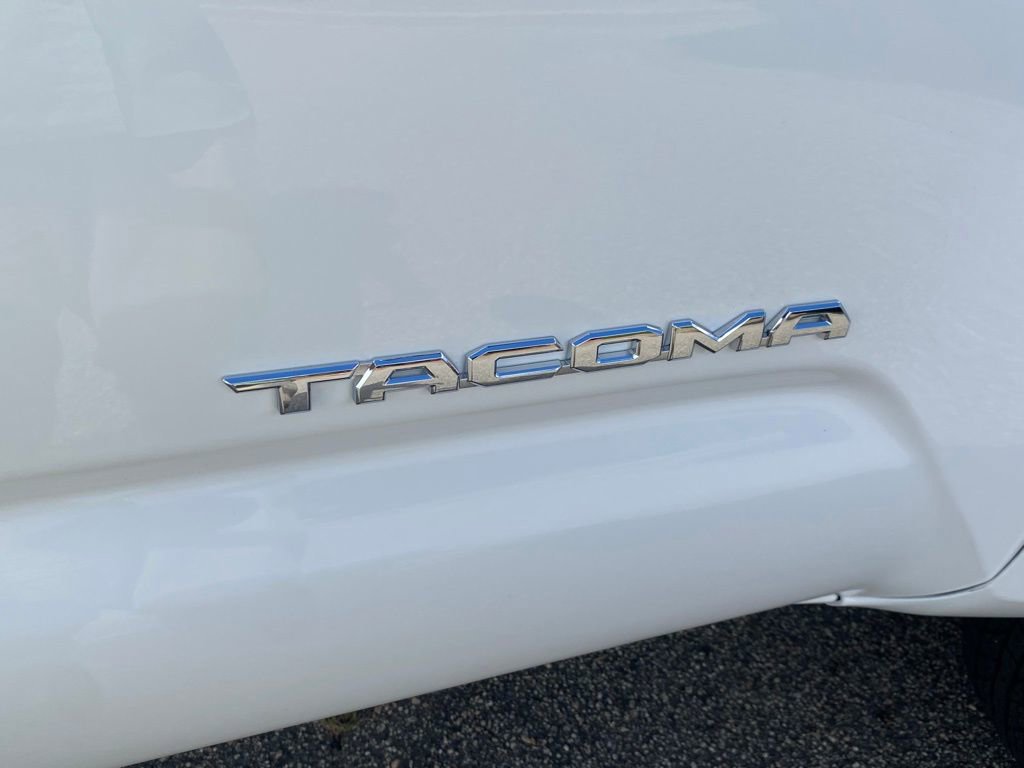 Used 2020 Toyota Tacoma SR image 13