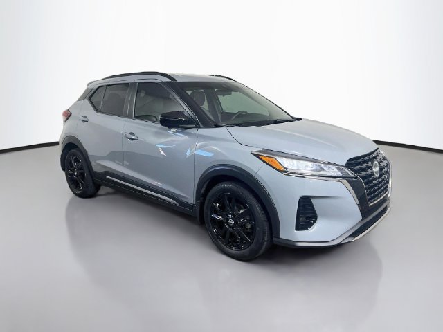 Used 2024 Nissan Kicks SR w/ SR Premium Package FWD image 22