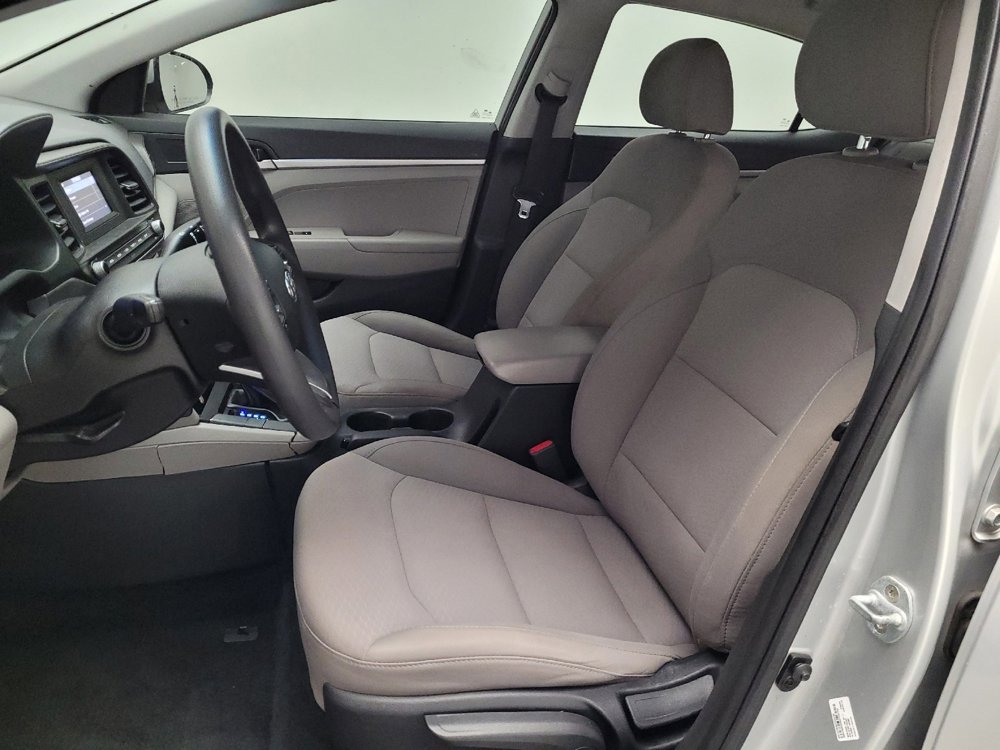 Used 2019 Hyundai Elantra SE image 17