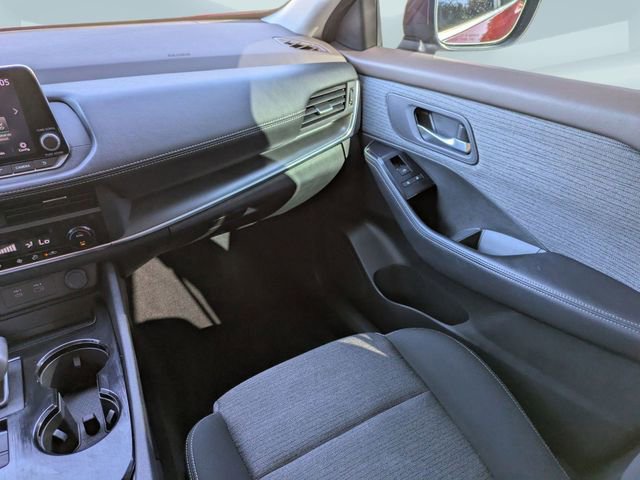 Used 2023 Nissan Rogue SV image 18