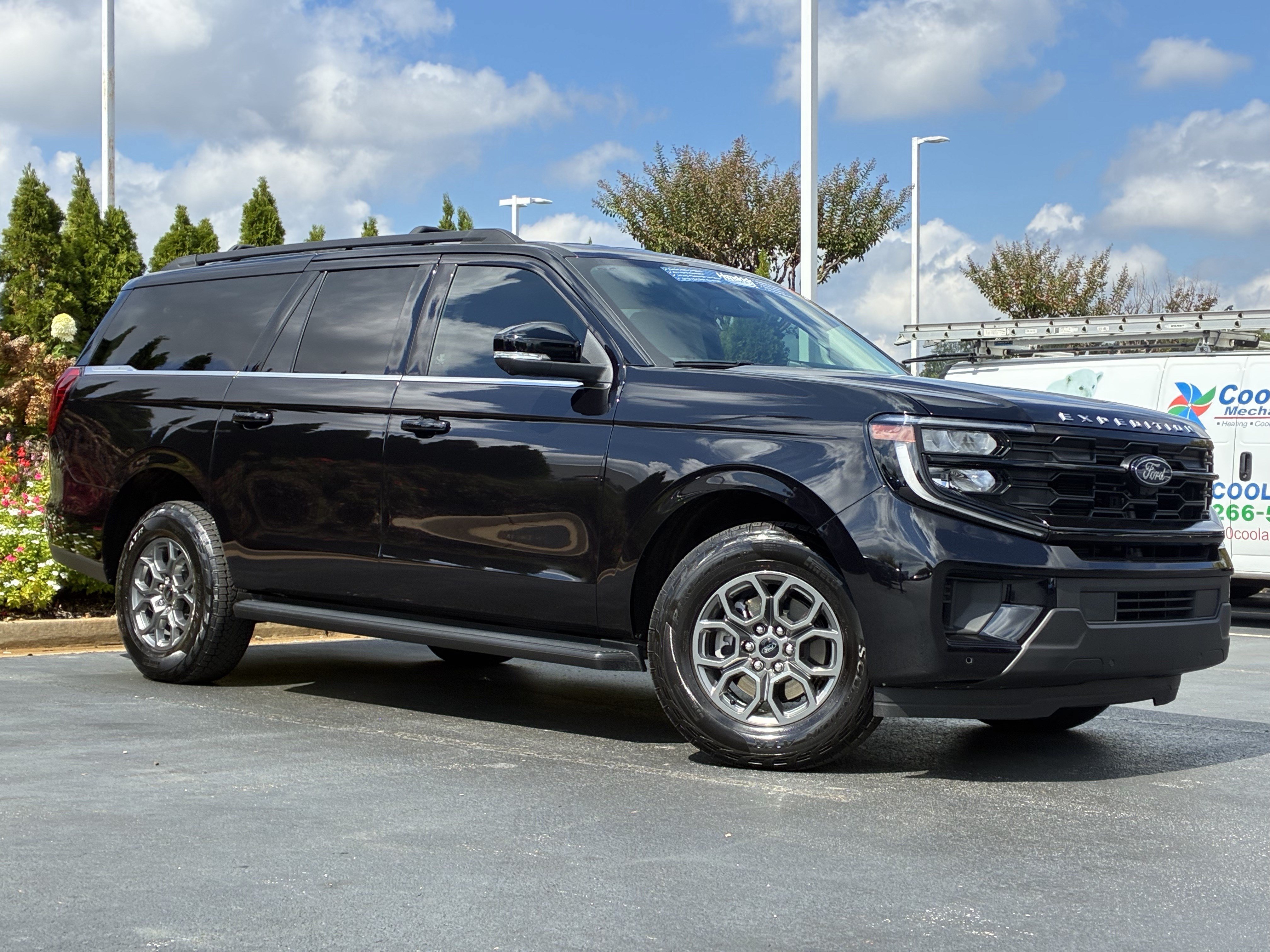 Used 2026 Ford Expedition Max Active AWD/4WD image 2