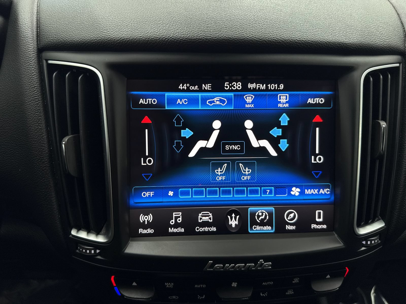 Used 2019 Maserati Levante AWD/4WD image 29