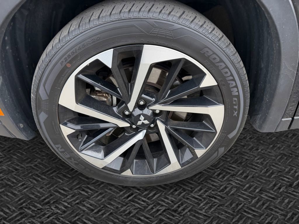 Used 2024 Mitsubishi Outlander SE AWD/4WD image 11
