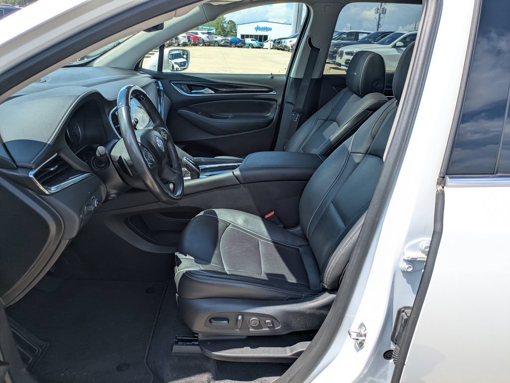 Used 2020 Buick Enclave Avenir w/ Avenir Technology Package AWD/4WD image 4