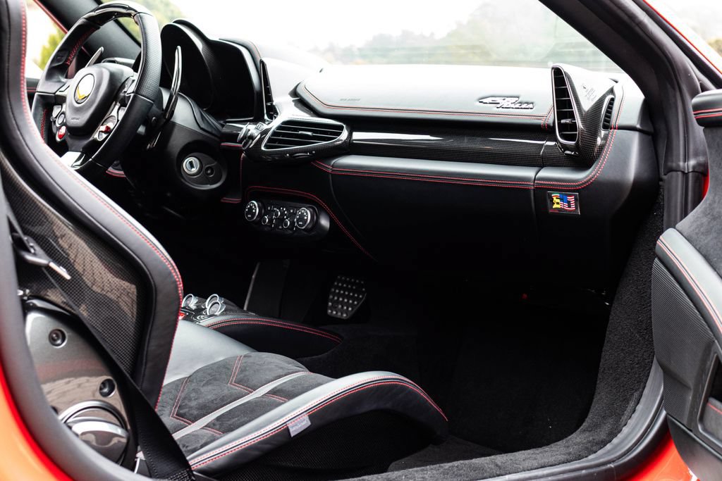 Used 2015 Ferrari 458 Italia Coupe RWD image 49