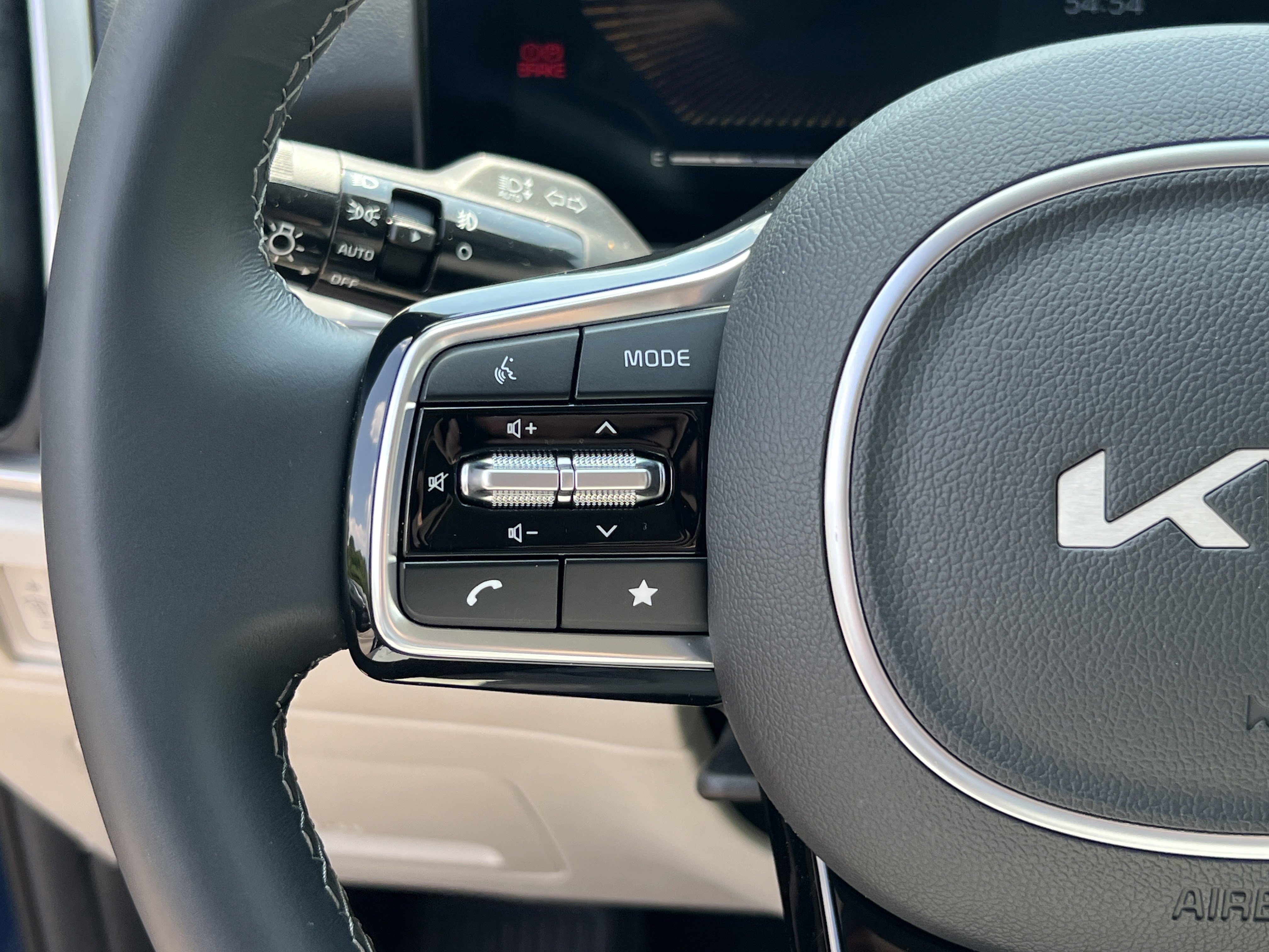 Used 2025 Kia Sorento EX w/ Panoramic Sunroof Package image 25