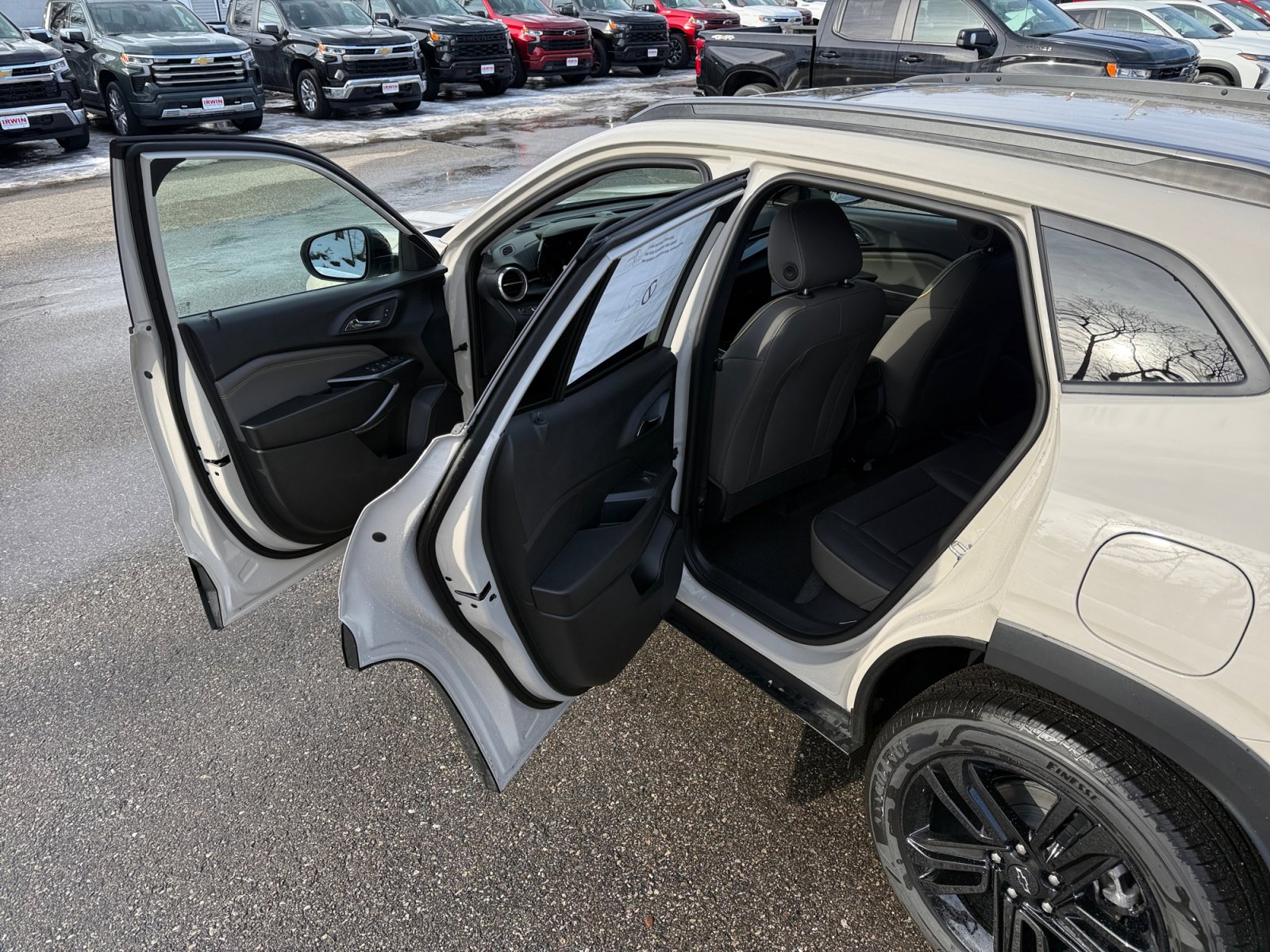 New 2026 Chevrolet Trax ACTIV w/ Sunroof Package image 24