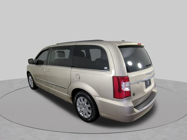 Used 2013 Chrysler Town & Country Touring FWD image 33