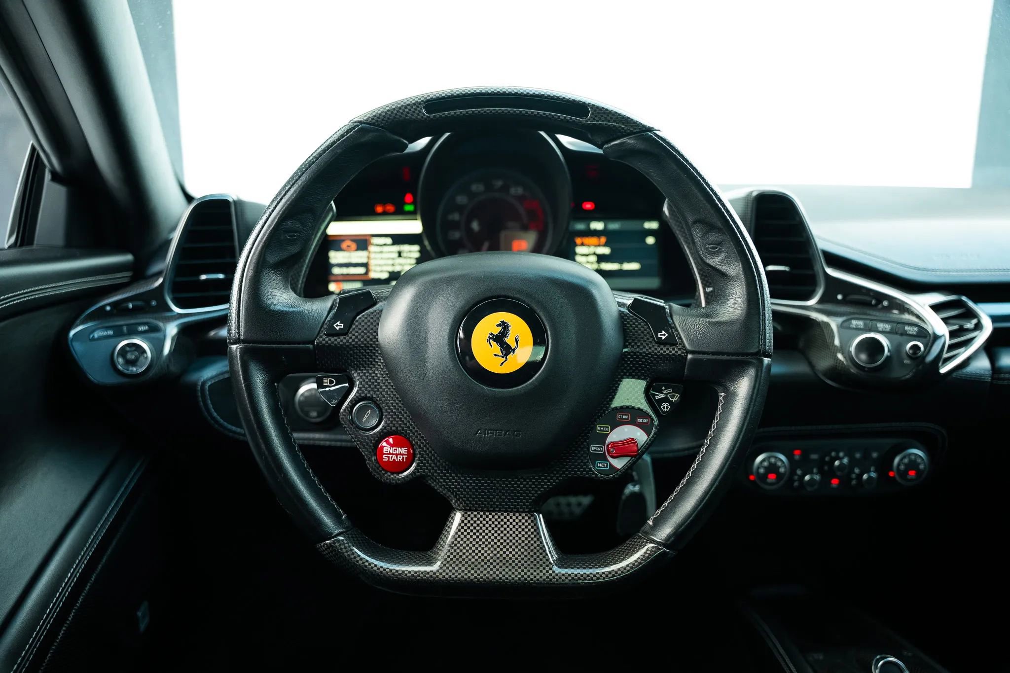 Used 2011 Ferrari 458 Italia Coupe RWD image 46