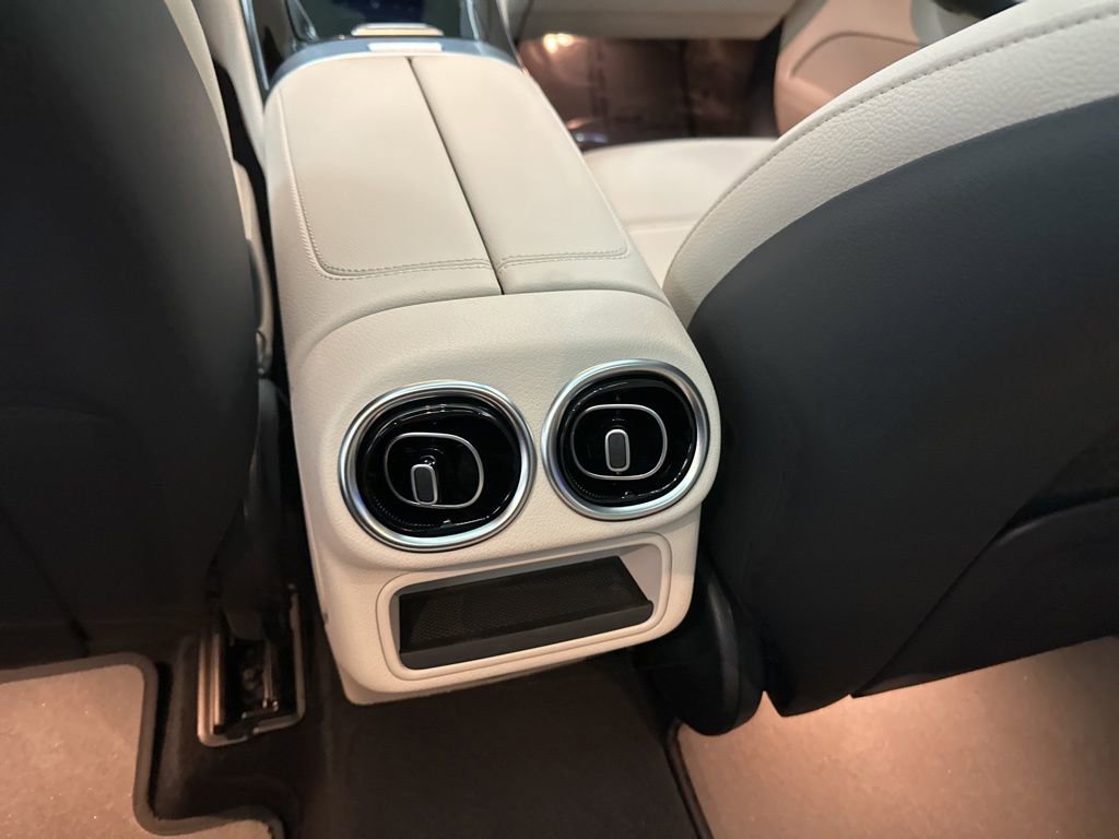 New 2026 Mercedes-Benz GLC 300 image 21