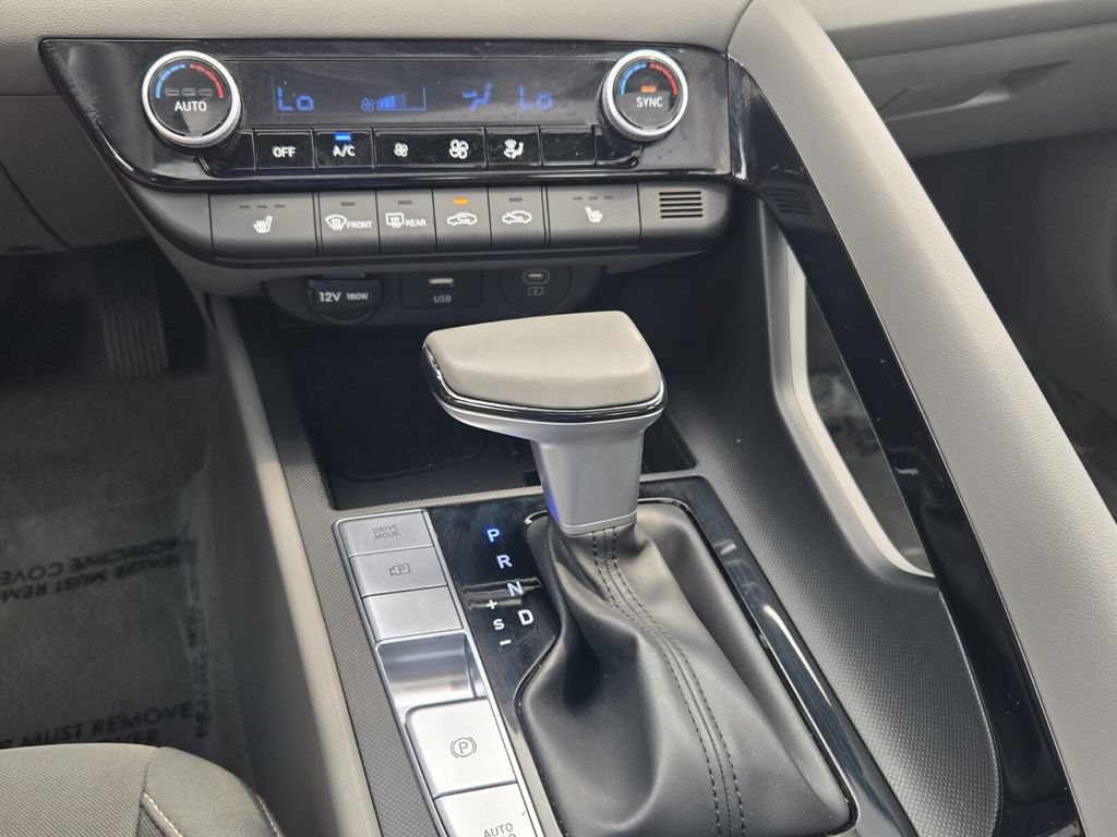 Certified 2025 Hyundai Elantra SEL w/ Cargo Package FWD image 18