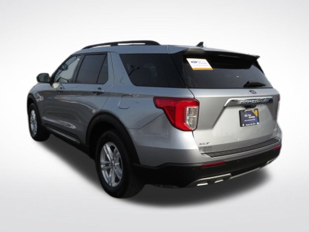 Certified 2022 Ford Explorer XLT w/ Equipment Group 202A AWD/4WD image 5