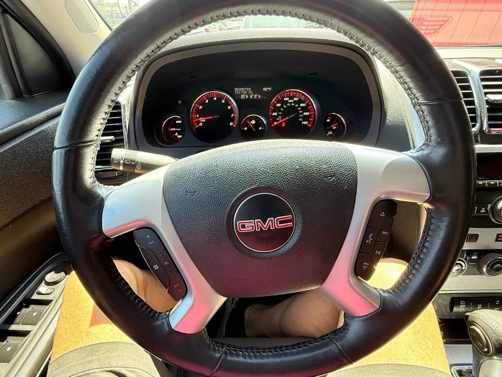 Used 2012 GMC Acadia SLE image 8