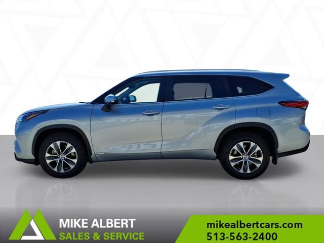 Used 2023 Toyota Highlander XLE image 4