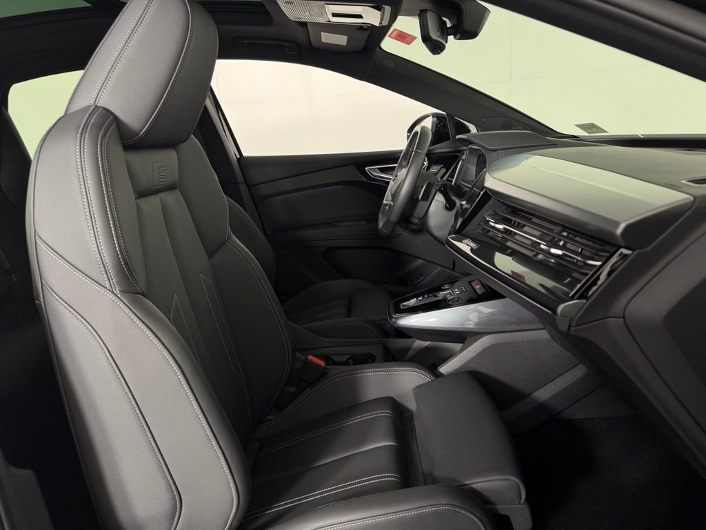 Used 2024 Audi Q4 e-tron Premium Plus w/ Premium Plus image 37