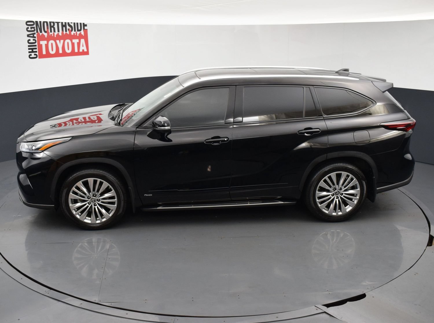 Used 2025 Toyota Highlander Platinum AWD/4WD image 28