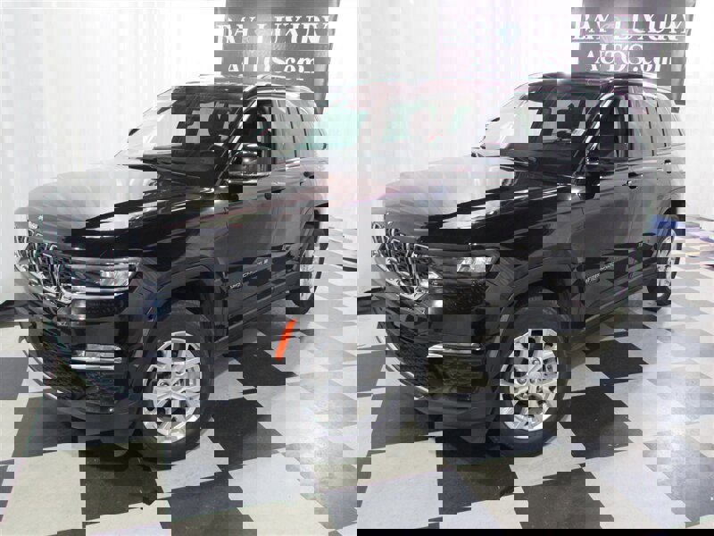 Used 2023 Jeep Grand Cherokee Limited image 7