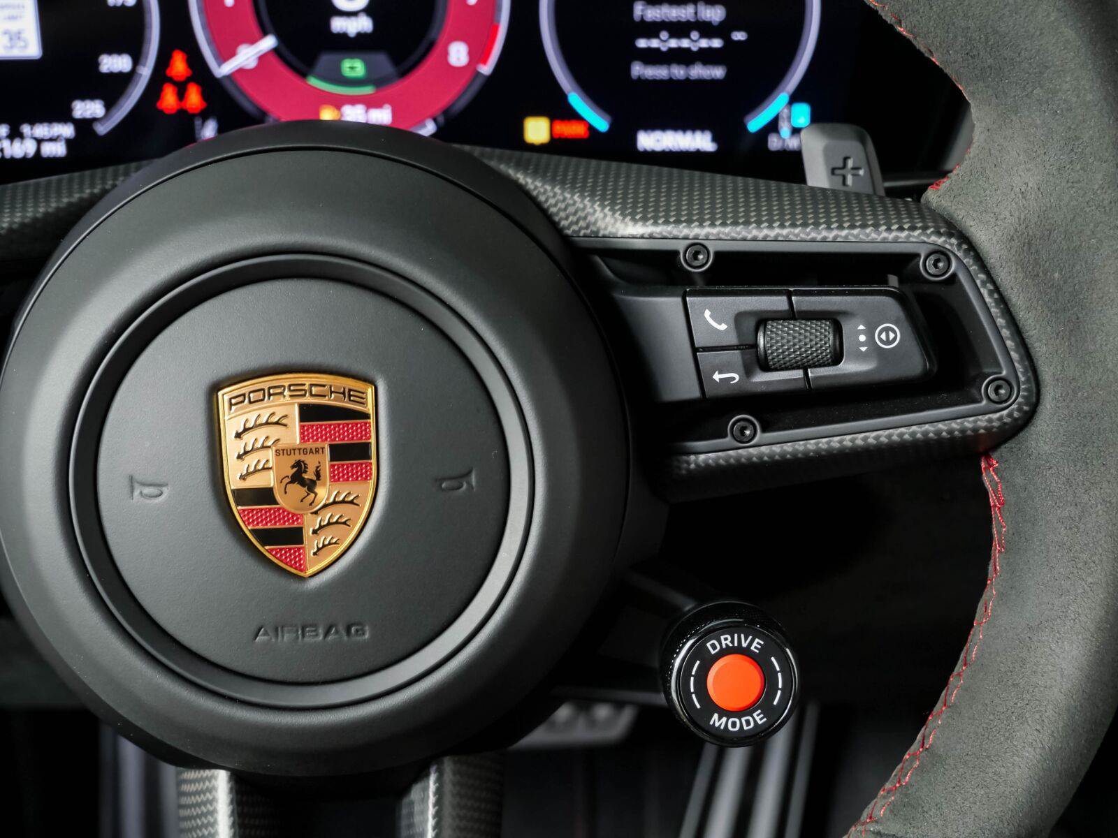 Used 2025 Porsche 911 Carrera 4 GTS AWD/4WD image 11