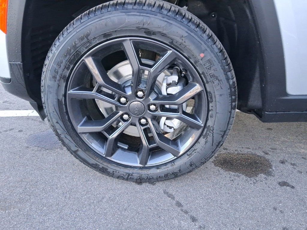 New 2025 Jeep Grand Cherokee L Limited w/ Trailer Tow Package image 34