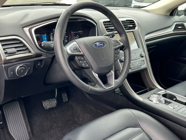 Used 2020 Ford Fusion SEL image 17