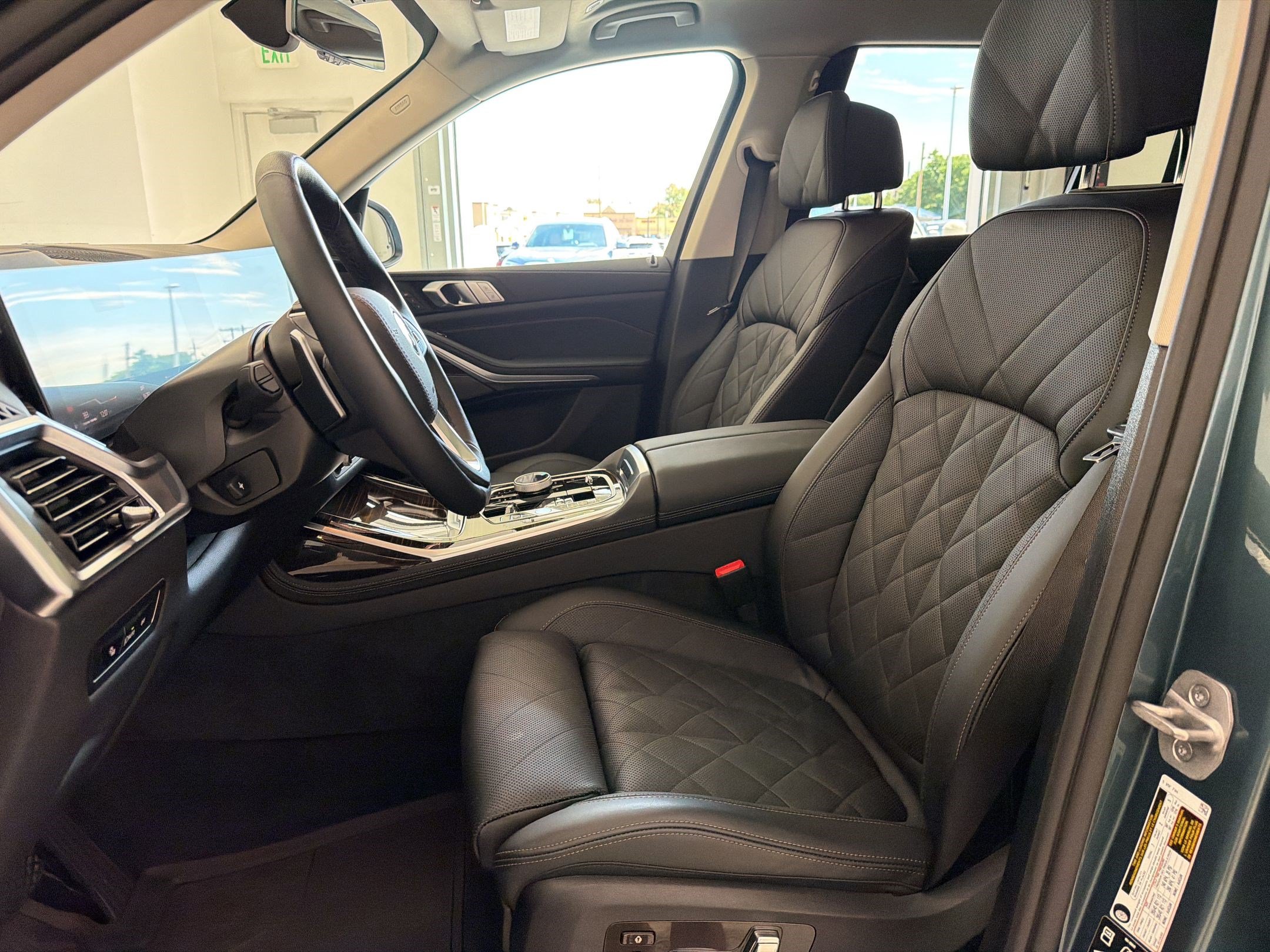 Used 2026 BMW X7 xDrive40i w/ Executive Package AWD/4WD image 5