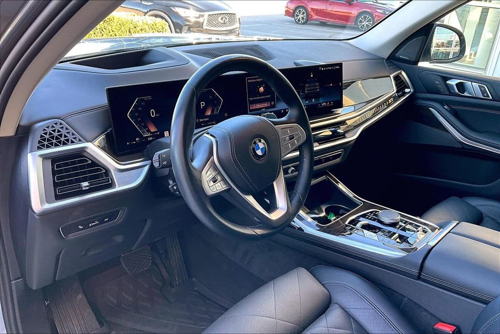 Used 2024 BMW X7 xDrive40i image 17