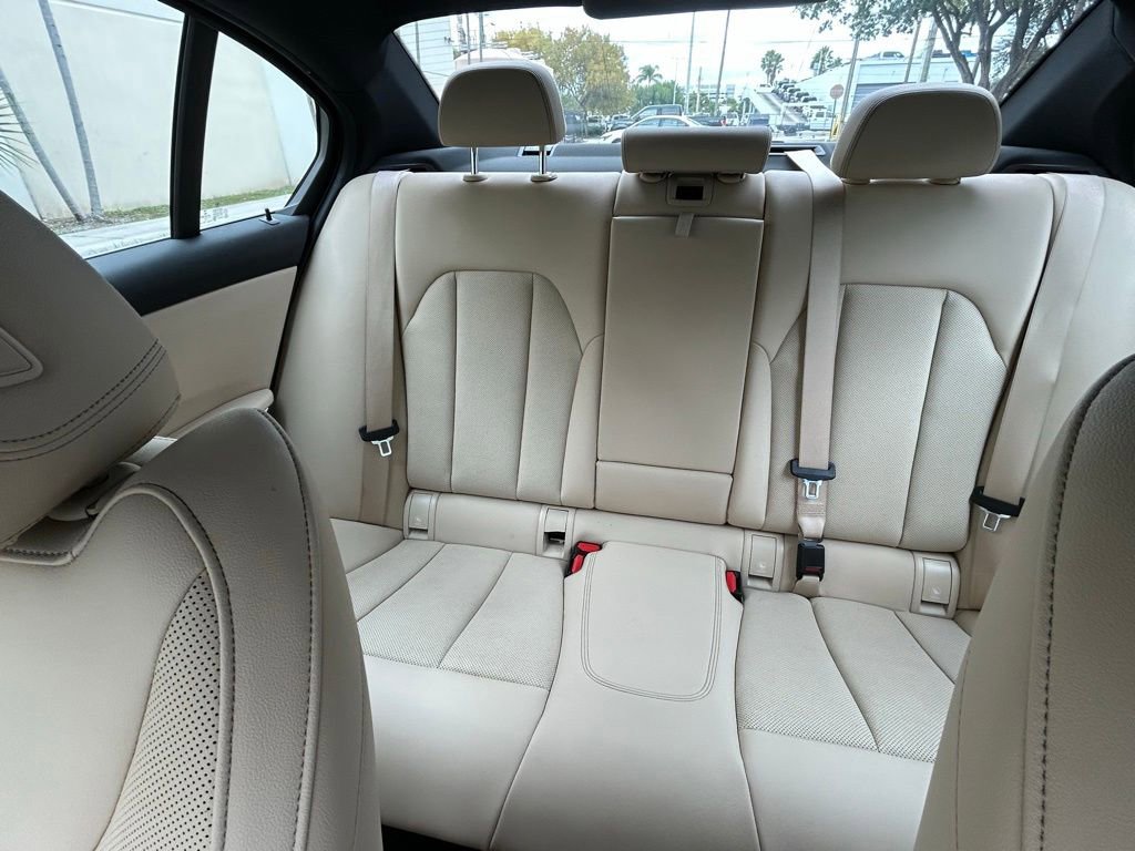 Used 2022 BMW 330i Sedan w/ Driving Assistance Package image 13