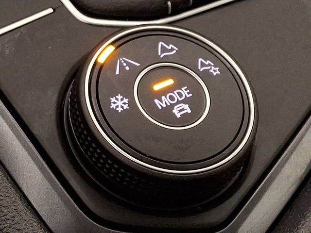 Used 2022 Volkswagen Tiguan SE image 24