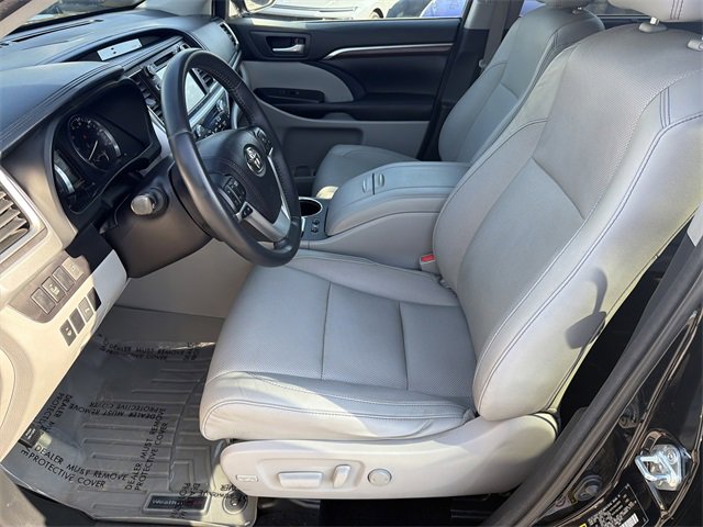 Used 2016 Toyota Highlander Limited image 9