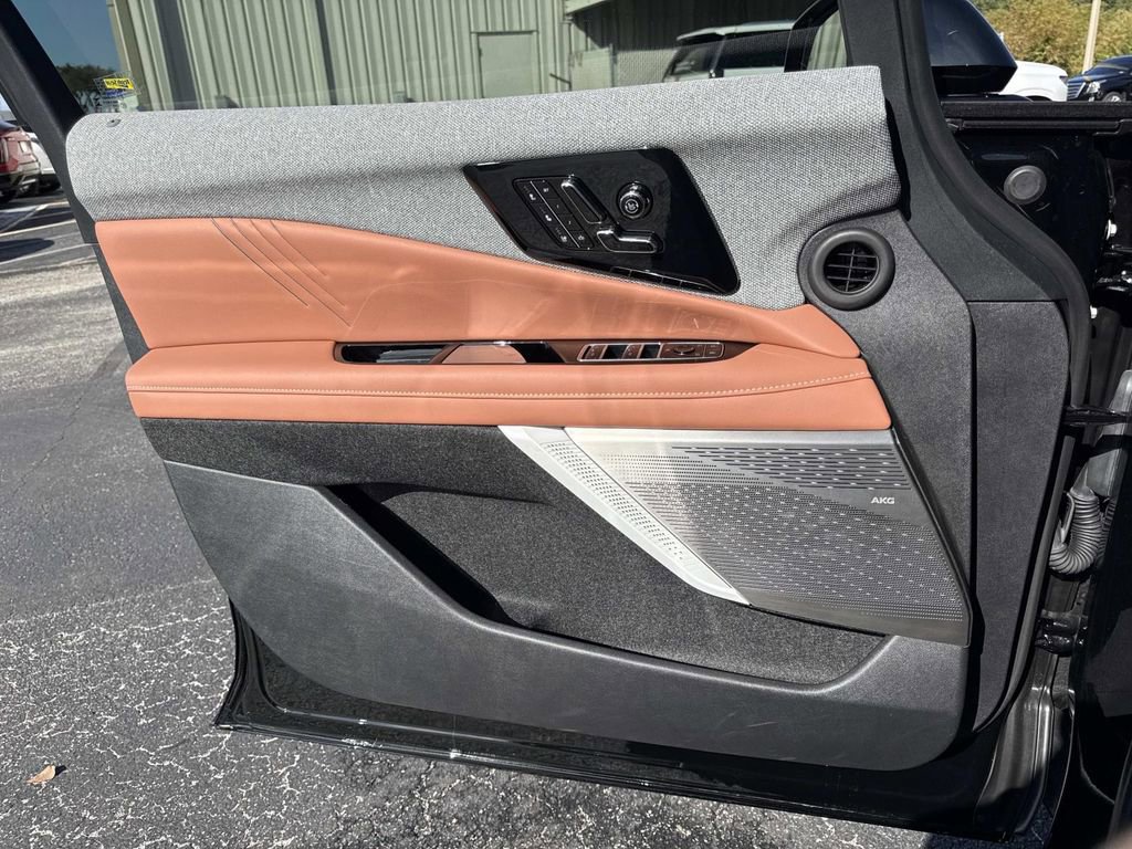 New 2026 Cadillac Optiq Luxury 2 image 18