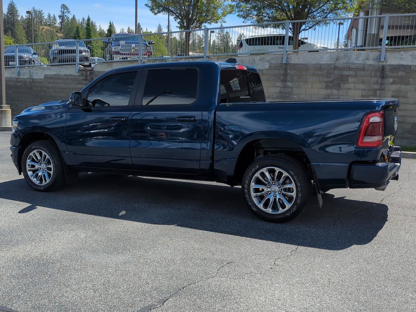 Used 2023 RAM 1500 Laramie AWD/4WD image 4